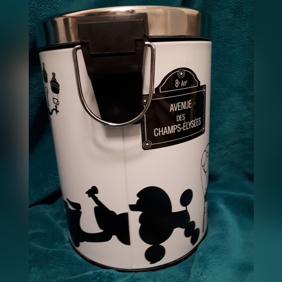 Bedroom or Powder room pedal bin - Picture 5 of 11